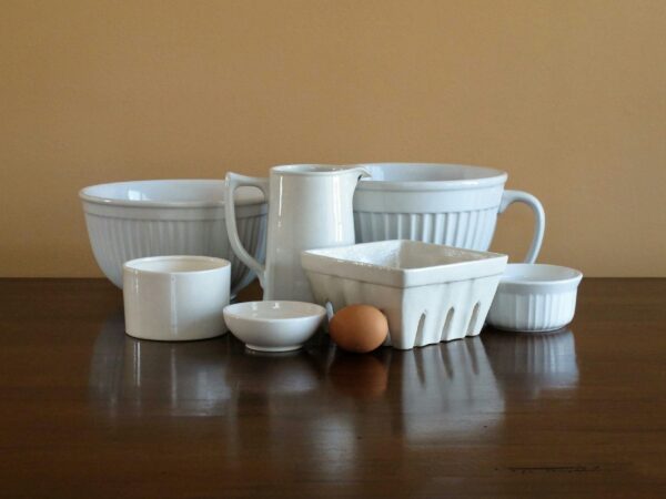 White ceramic mixing bowl set