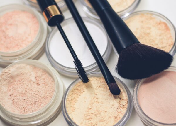 Professional makeup kit with loose powder & brushes